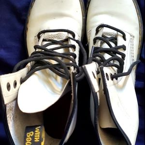 DR. MARTENS shoes